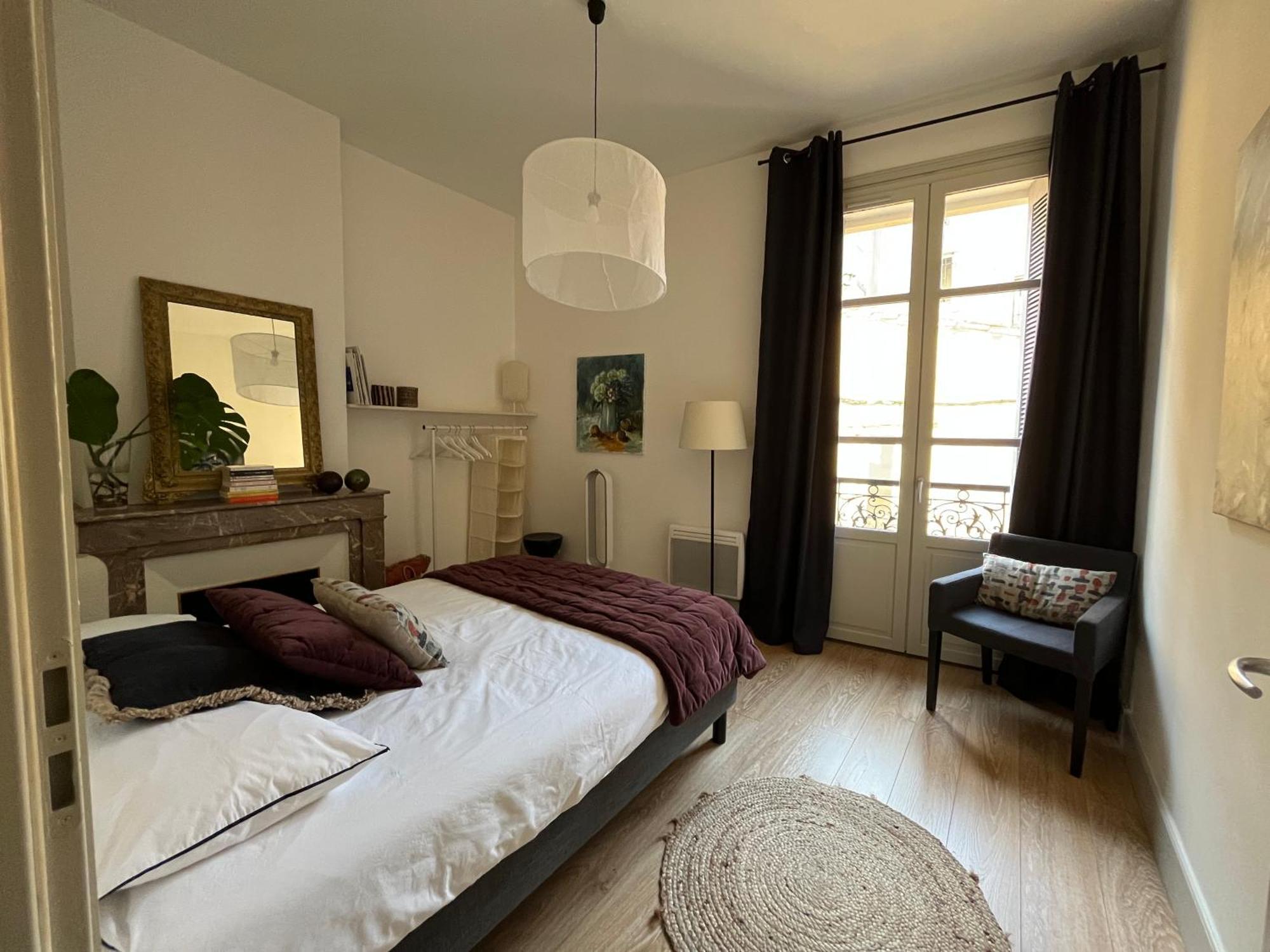 Nimes , Appartement Renove Dans Immeuble Classe. 外观 照片