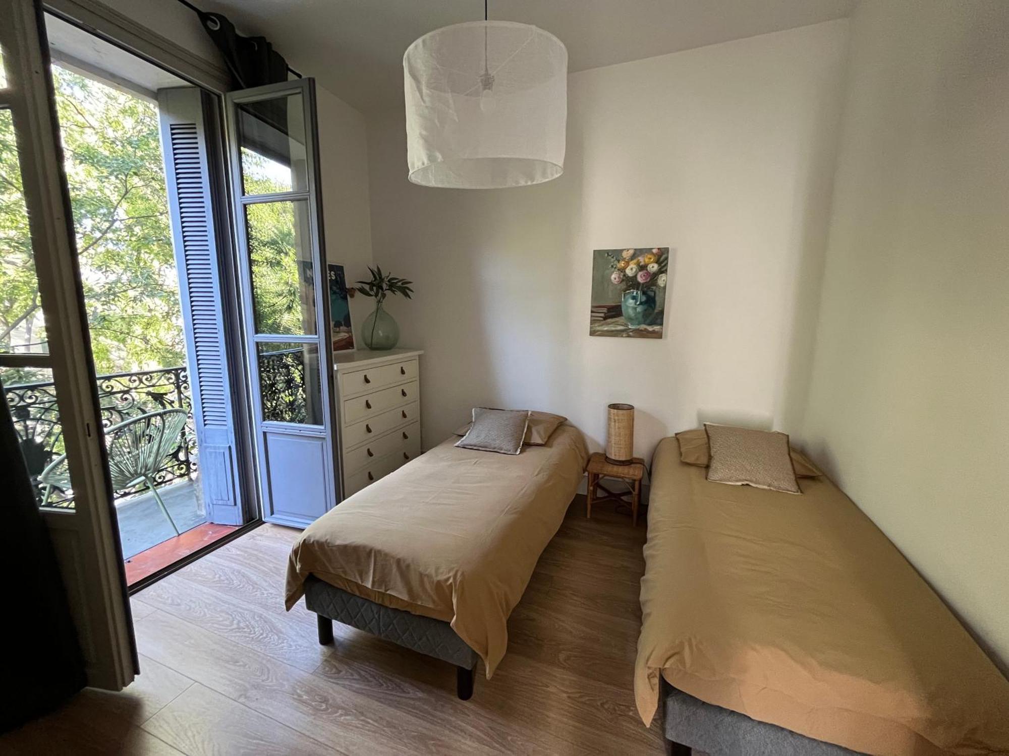 Nimes , Appartement Renove Dans Immeuble Classe. 外观 照片