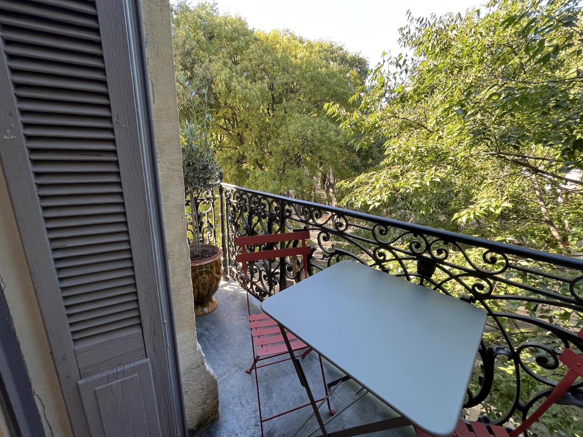 Nimes , Appartement Renove Dans Immeuble Classe. 外观 照片